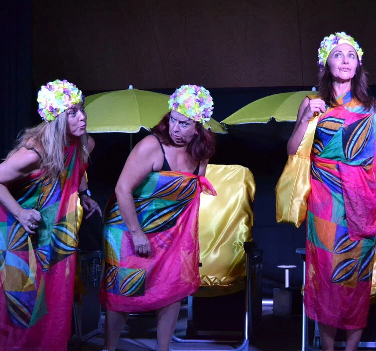 Escena en la playa de Escapadas